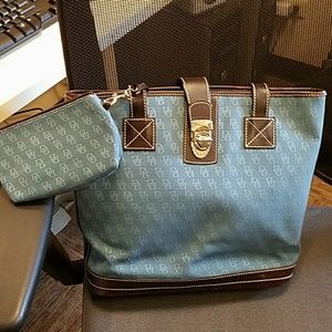 Dooney & Bourke purse